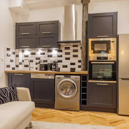2br-6p - Gare De L'est Apartment *